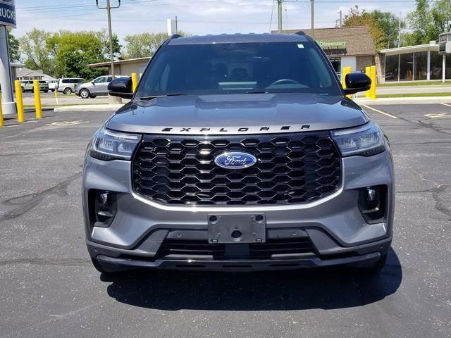 Certified 2025 Ford Explorer ST-Line w/ Premium Package AWD/4WD image 3
