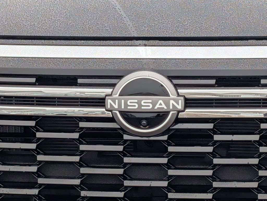 Used 2025 Nissan Armada Platinum image 13