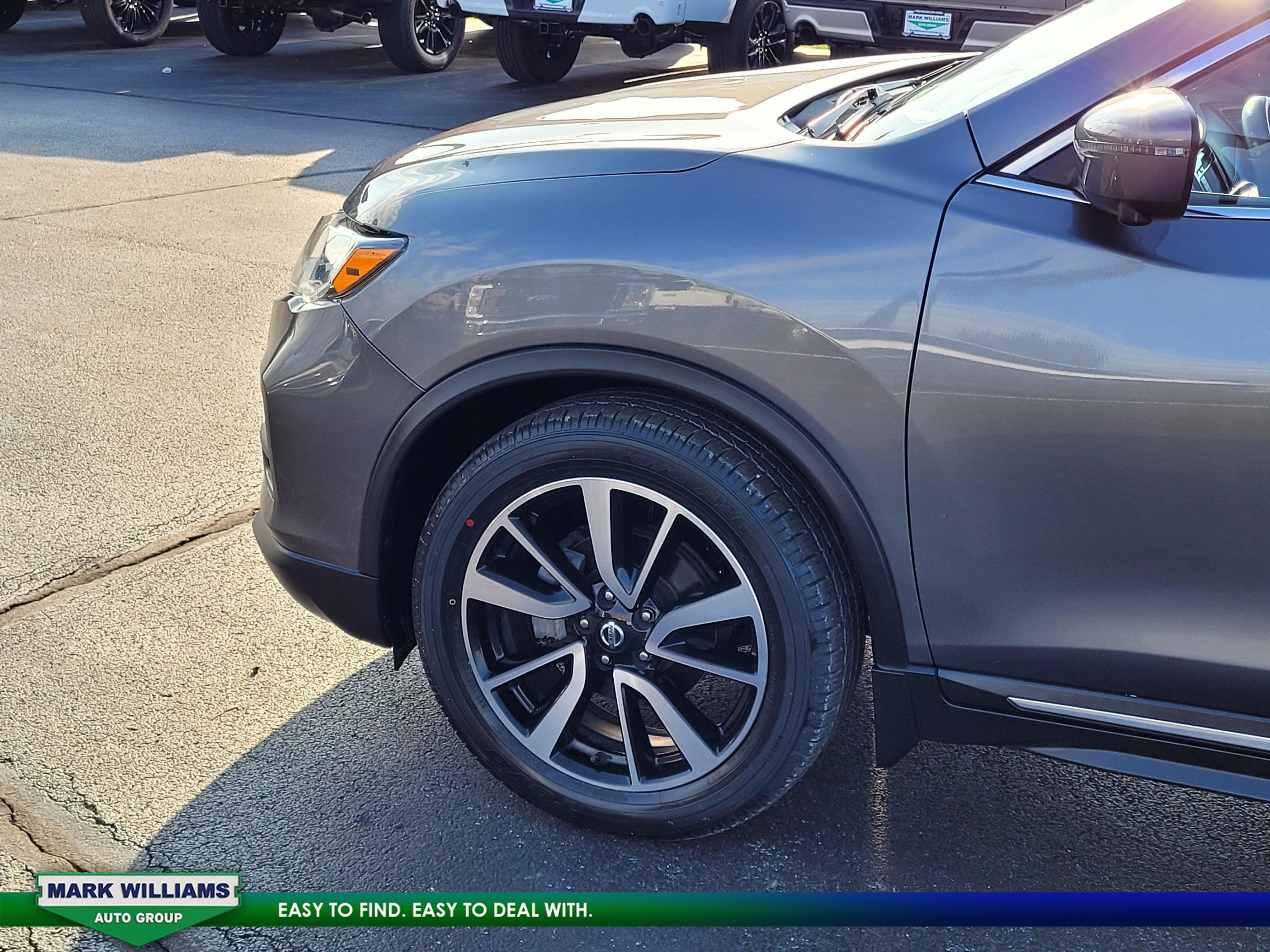 Used 2019 Nissan Rogue SL w/ Premium Package image 11