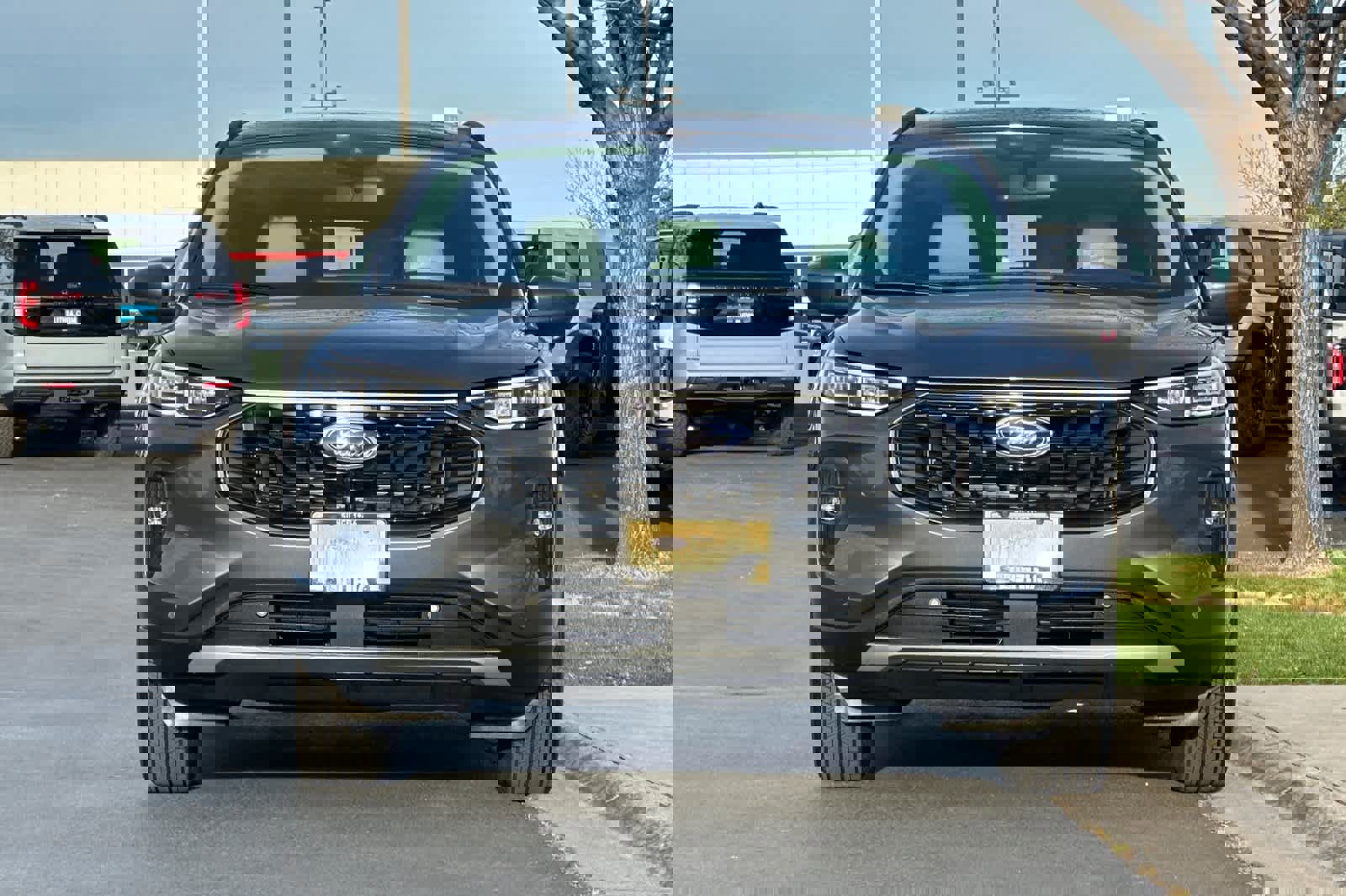 Certified 2025 Ford Escape SE w/ PHEV Premium Package image 8