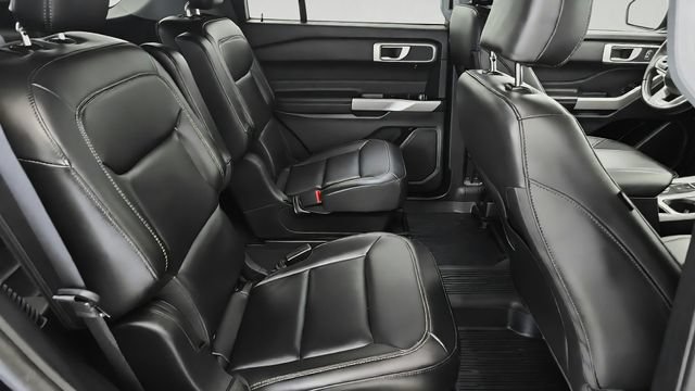 Certified 2023 Ford Explorer XLT w/ Equipment Group 202A AWD/4WD image 22