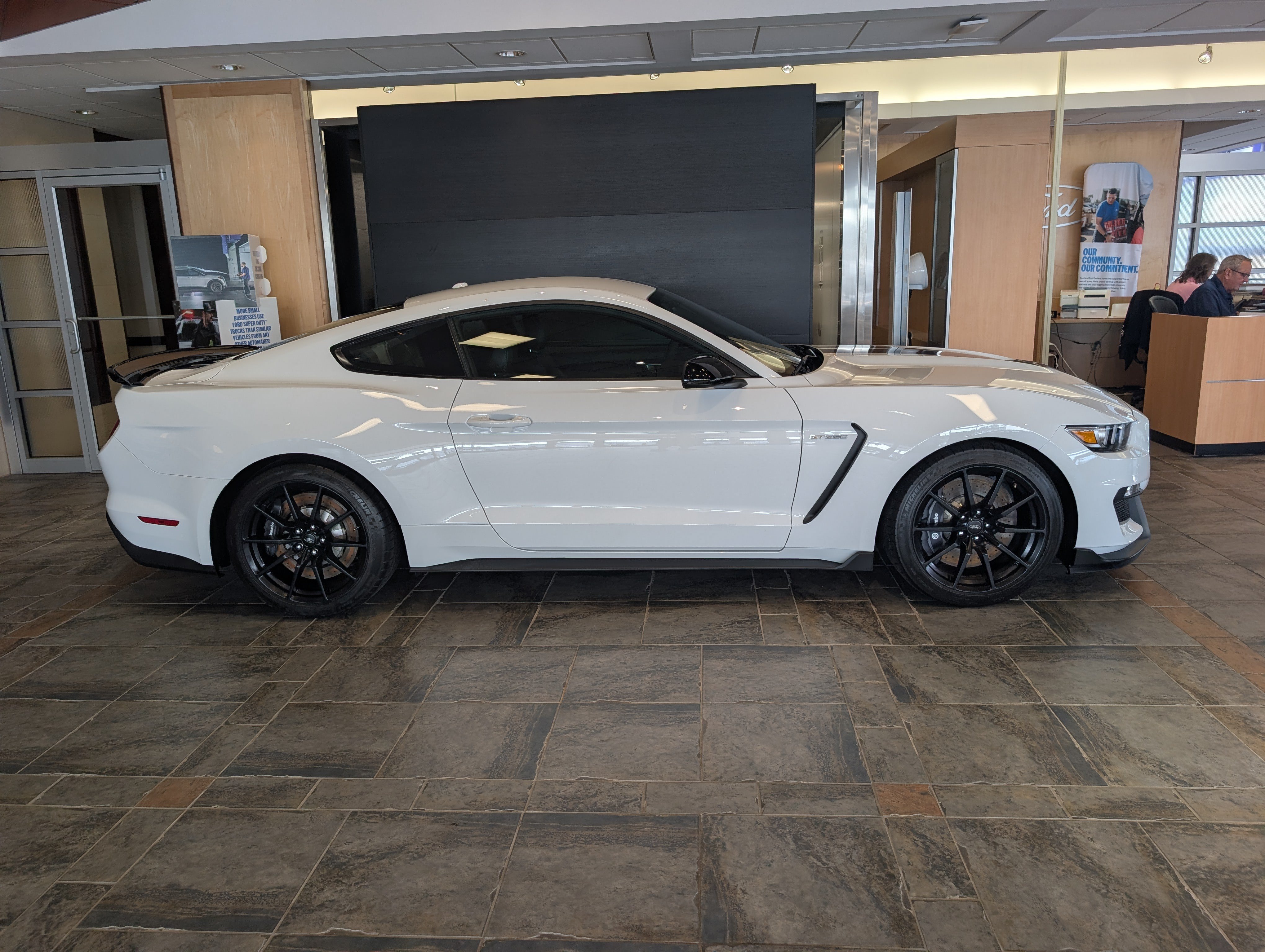 Certified 2018 Ford Mustang Shelby GT350 w/ Convenience Package RWD image 6