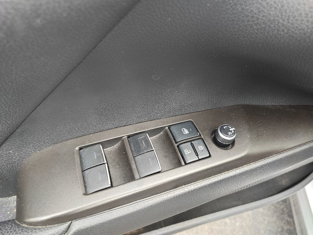 Used 2022 Toyota Camry XSE FWD image 13