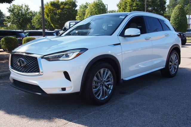 Used 2023 INFINITI QX50 Luxe FWD image 3