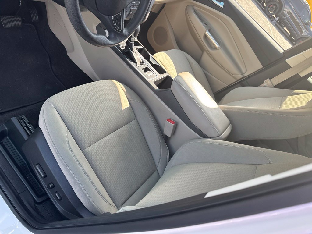 Certified 2018 Ford Escape SE w/ SE Sync 3 Package FWD image 9