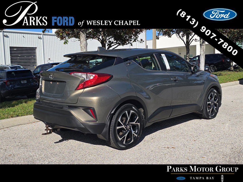 Used 2021 Toyota C-HR XLE image 3
