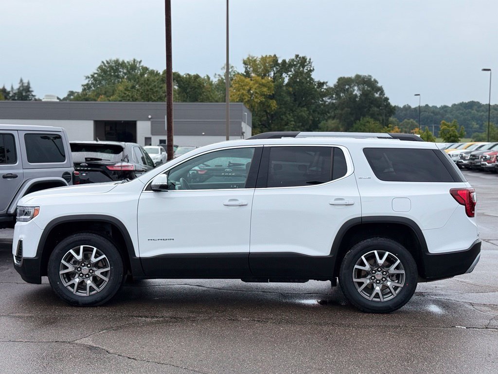 Used 2022 GMC Acadia SLE w/ Driver Convenience Package FWD image 38