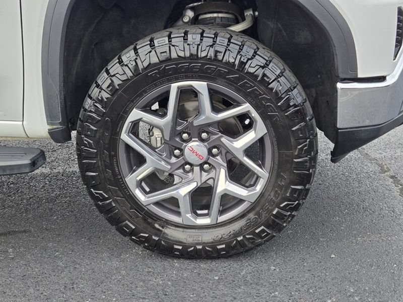 Used 2022 GMC Sierra 1500 SLT w/ SLT Premium Plus Package AWD/4WD image 21