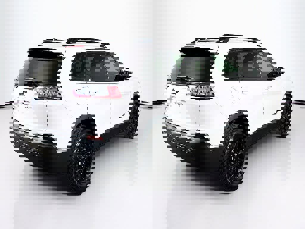 Used 2023 Jeep Cherokee Altitude Lux image 5