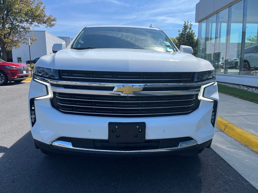 Used 2023 Chevrolet Suburban LT w/ LT Signature Plus Package AWD/4WD image 2
