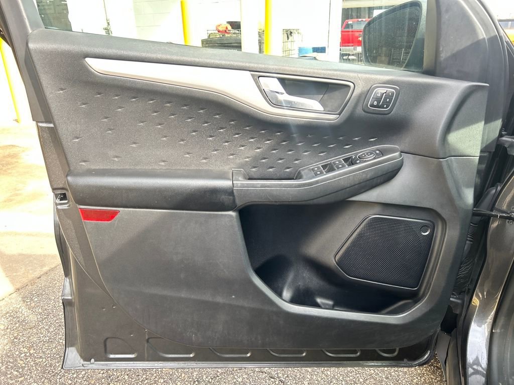 Certified 2020 Ford Escape SEL image 9