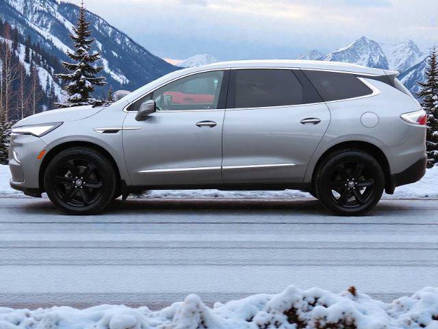 Used 2023 Buick Enclave Essence image 6