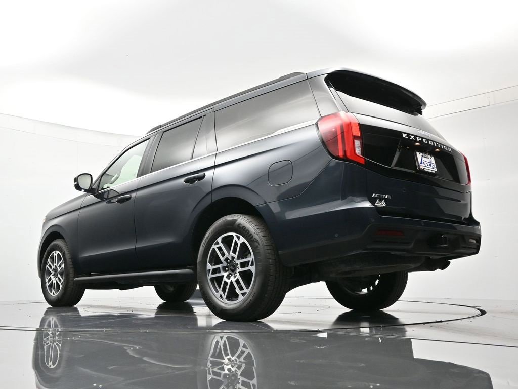 Certified 2025 Ford Expedition Active image 10