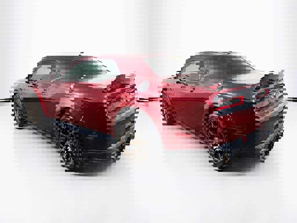 Used 2021 Dodge Challenger SXT image 3