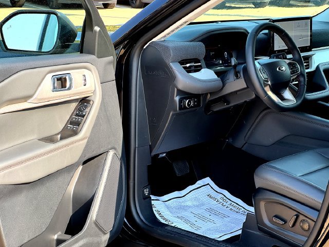 Certified 2026 Ford Explorer Active w/ Active Comfort Package RWD image 9