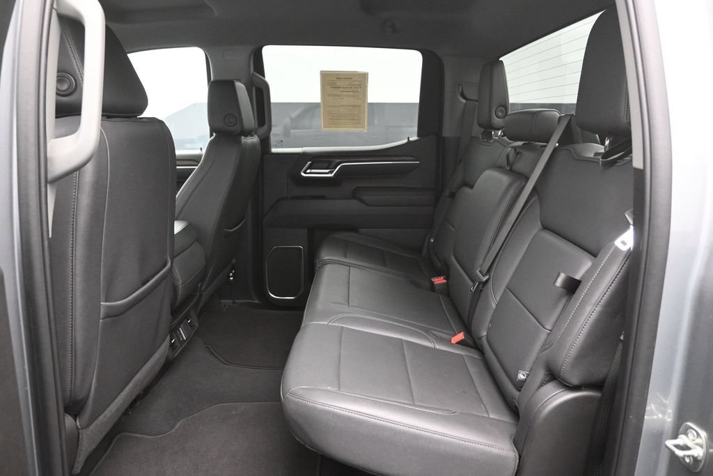 Used 2025 GMC Sierra 1500 SLT AWD/4WD image 7