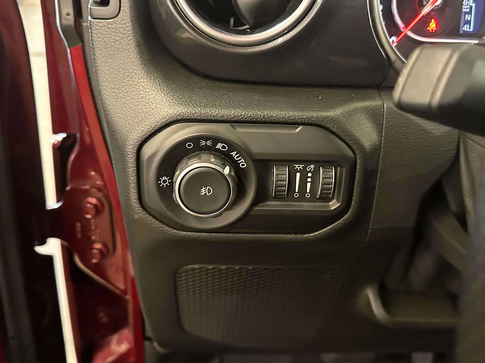 Used 2021 Jeep Wrangler Unlimited Rubicon w/ Trailer Tow Package image 18