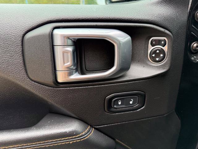 Used 2022 Jeep Wrangler Unlimited Sahara AWD/4WD image 20