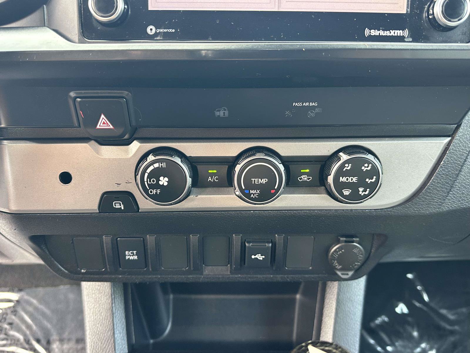Used 2020 Toyota Tacoma SR w/ SR Convenience Package RWD image 11