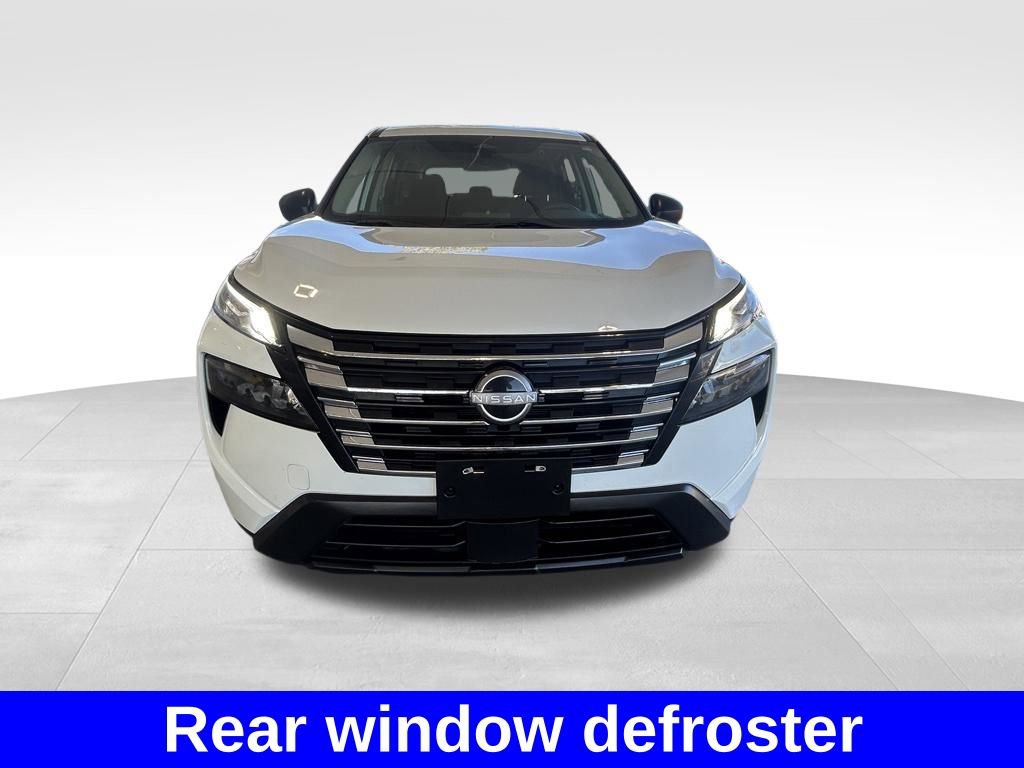 Used 2024 Nissan Rogue S AWD/4WD image 9
