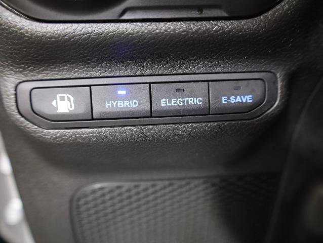 Used 2022 Jeep Wrangler Unlimited Sahara w/ Cold Weather Group AWD/4WD image 28