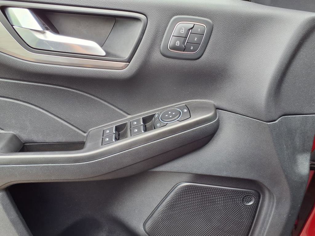 Certified 2022 Ford Escape Titanium image 13