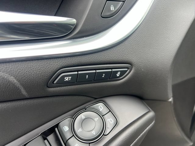 Used 2019 Buick Enclave Avenir w/ Avenir Technology Package AWD/4WD image 8