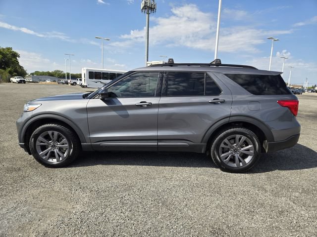 Certified 2022 Ford Explorer XLT w/ Equipment Group 202A AWD/4WD image 4