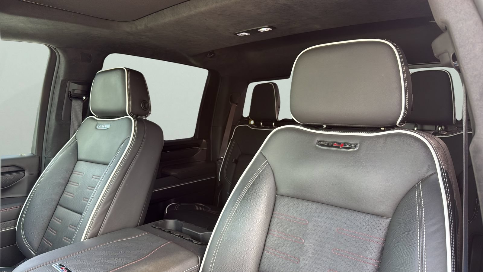 Used 2024 GMC Sierra 2500 AT4X AWD/4WD image 9