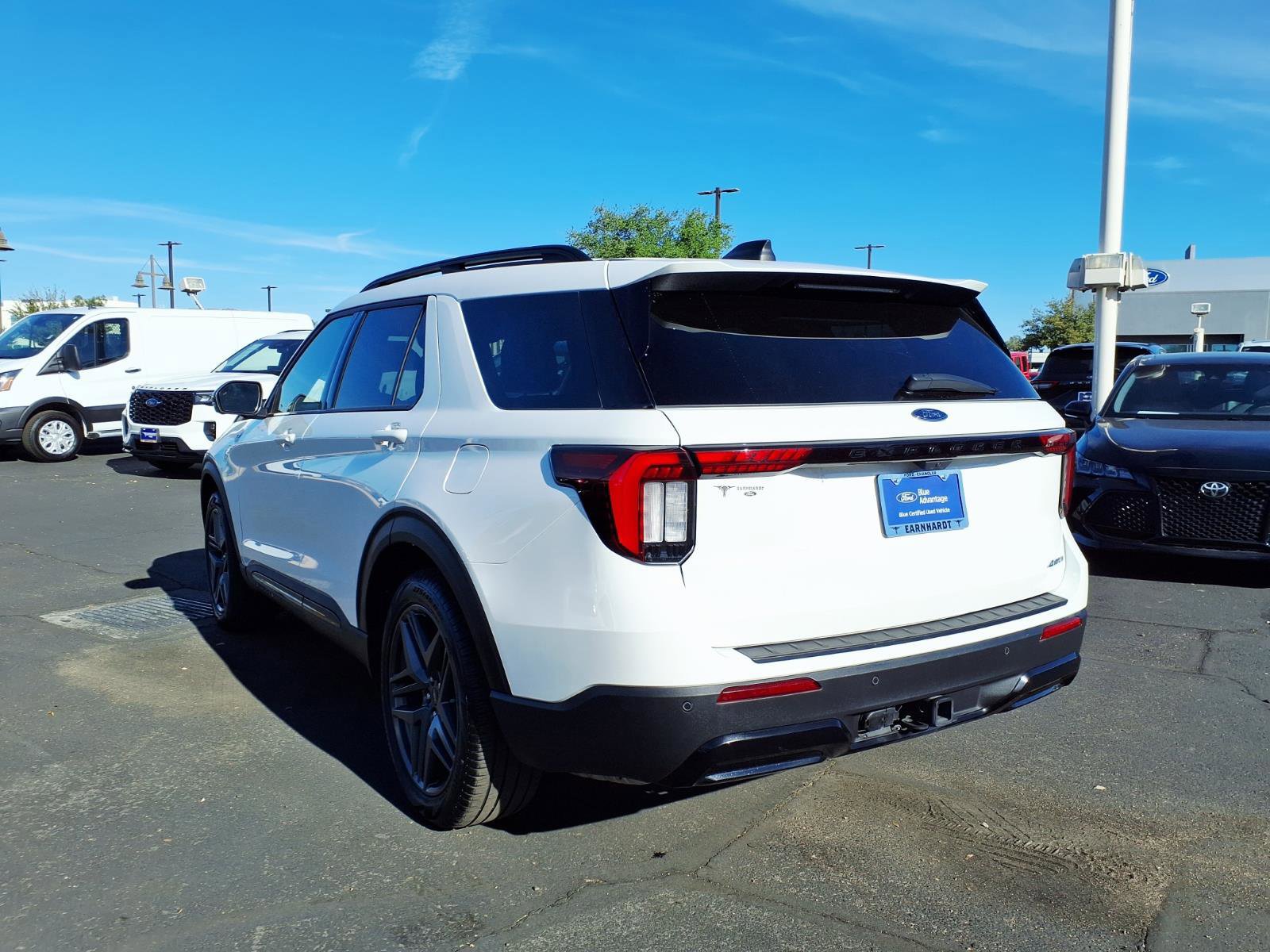 Certified 2025 Ford Explorer ST-Line w/ Premium Package AWD/4WD image 5