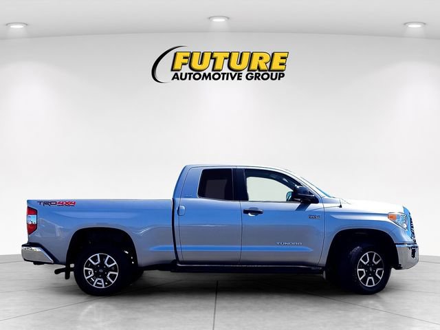 Used 2017 Toyota Tundra SR5 AWD/4WD image 3