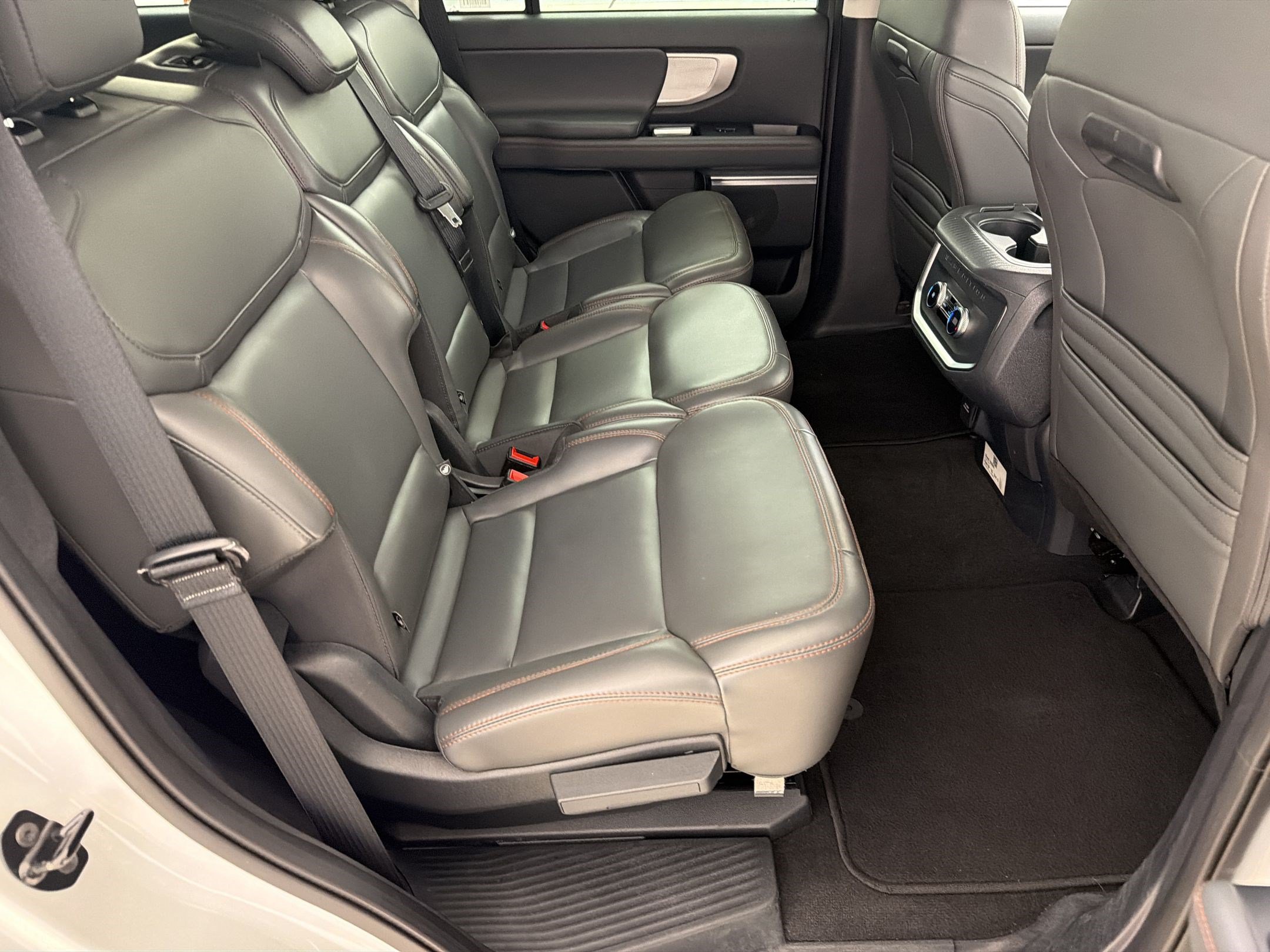 Certified 2025 Ford Expedition Active AWD/4WD image 30