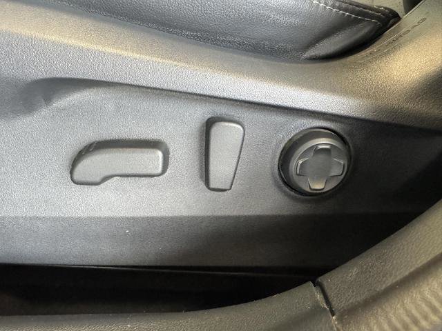 Used 2025 Subaru Outback Limited AWD/4WD image 16