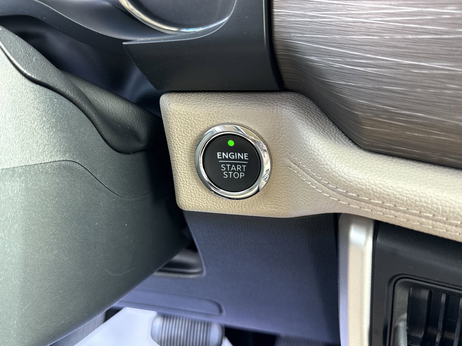 Certified 2024 Ford Expedition Limited image 31