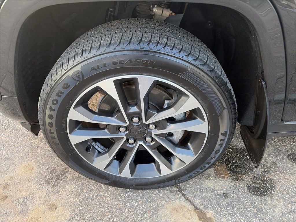 Used 2022 Jeep Grand Cherokee L Overland w/ Advanced Protech Group III image 22