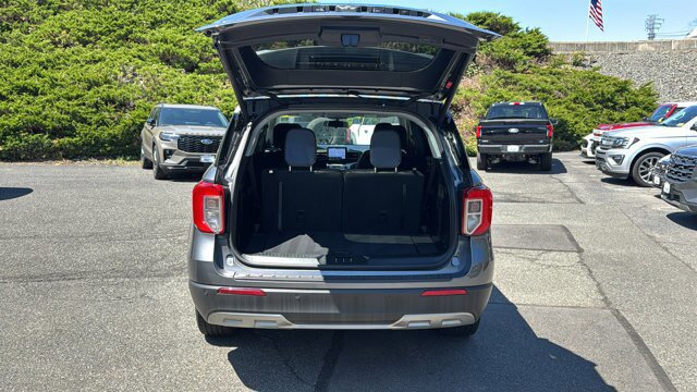 Certified 2022 Ford Explorer XLT w/ Equipment Group 202A AWD/4WD image 11