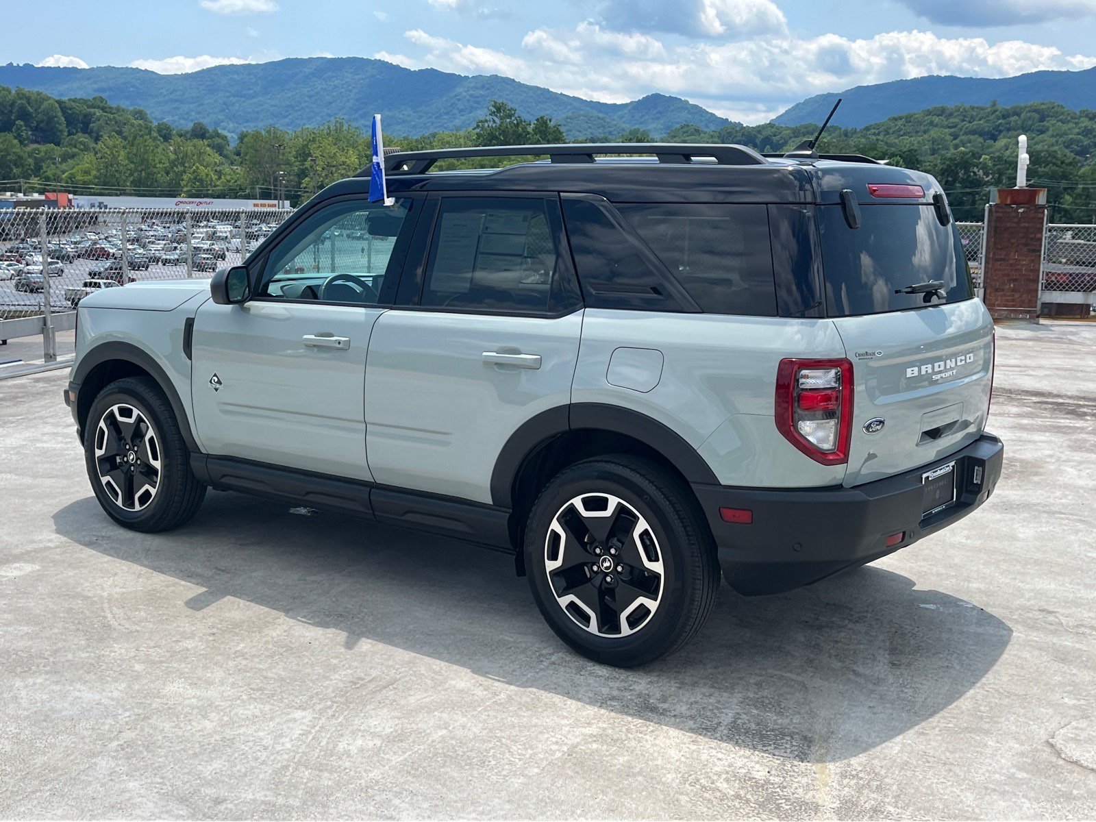 Certified 2024 Ford Bronco Sport Outer Banks w/ Tech Package AWD/4WD image 4