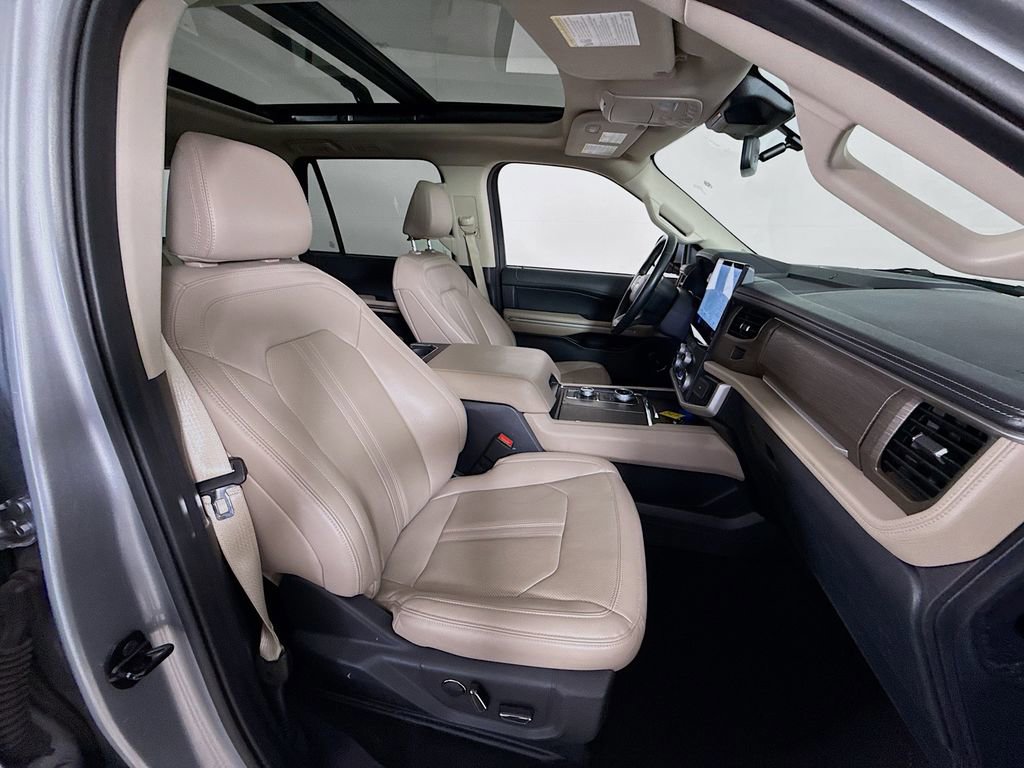 Certified 2024 Ford Expedition Limited image 31