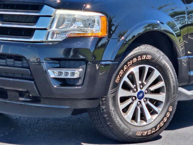 Certified 2017 Ford Expedition XLT AWD/4WD image 2