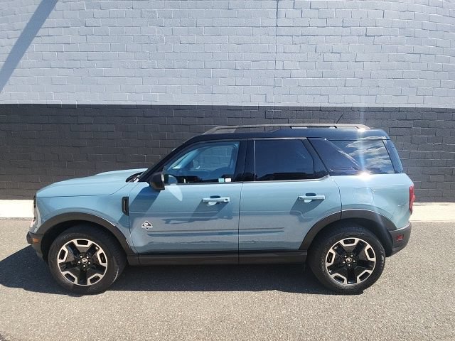 Certified 2021 Ford Bronco Sport Outer Banks w/ Outer Banks Package AWD/4WD image 3