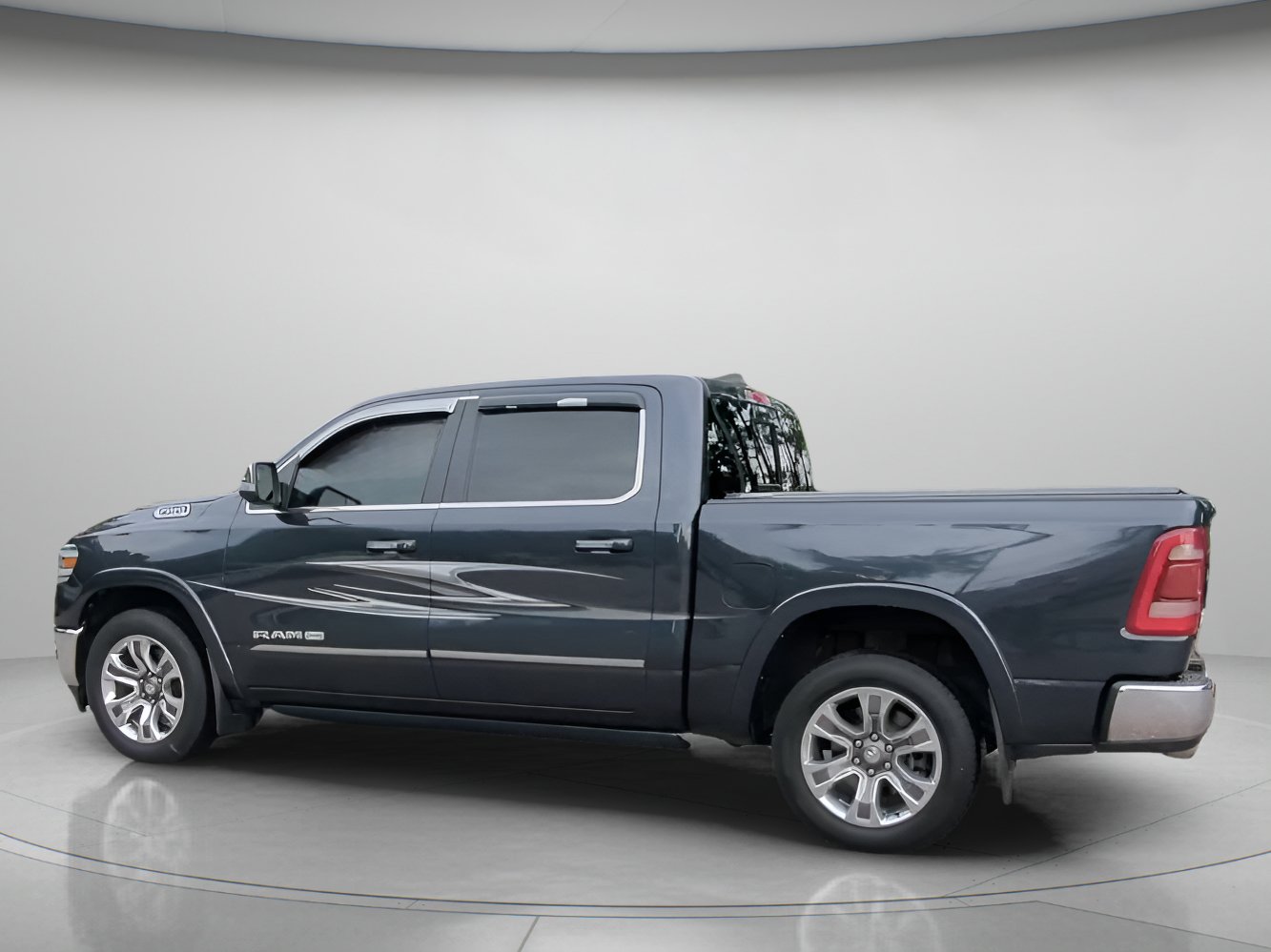 Used 2019 RAM 1500 Limited RWD image 16