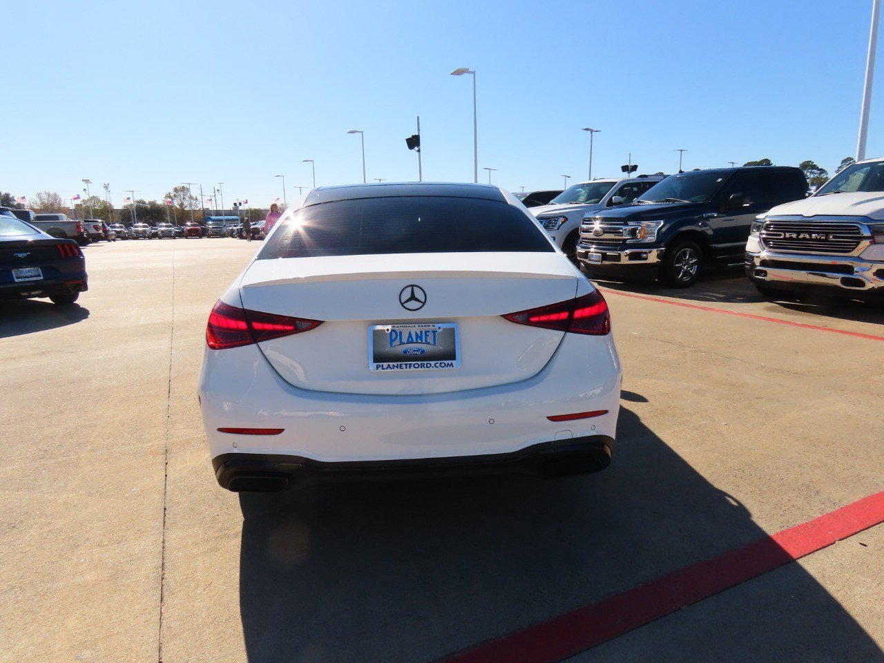 Used 2022 Mercedes-Benz C 300 4MATIC Sedan image 4