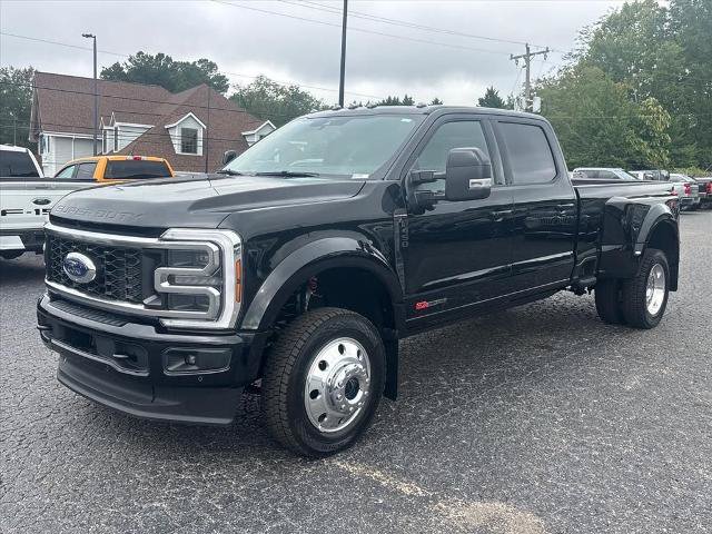 Certified 2025 Ford F450 Platinum w/ FX4 Off-Road Package AWD/4WD image 3