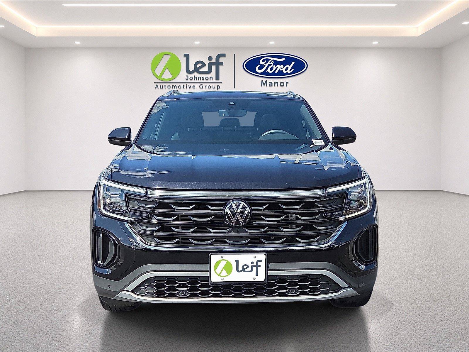 Used 2024 Volkswagen Atlas Cross Sport SE w/ Panoramic Sunroof Package AWD/4WD image 2