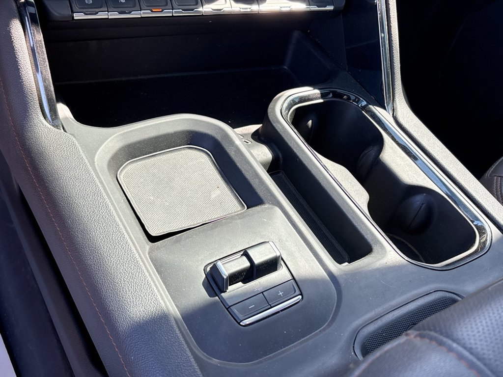 Used 2025 GMC Sierra 2500 AT4 w/ Technology Package AWD/4WD image 37