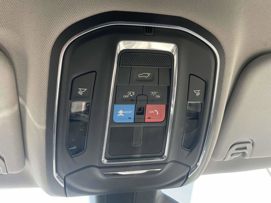 Used 2024 Jeep Wagoneer Series II w/ HD Trailer Tow Package image 28