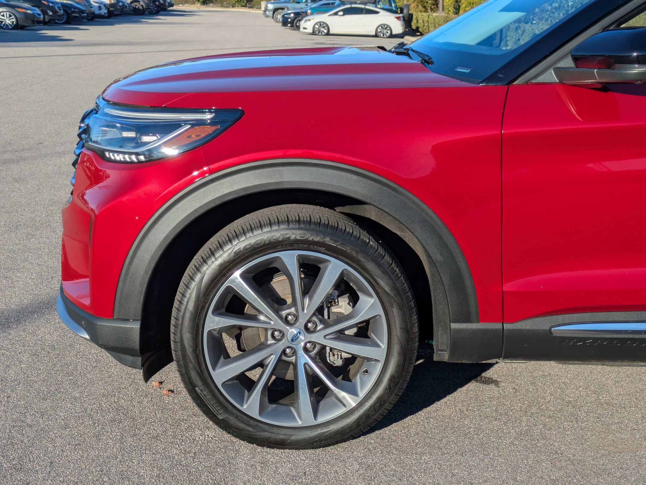 Certified 2025 Ford Explorer Platinum w/ Ultimate Package image 11