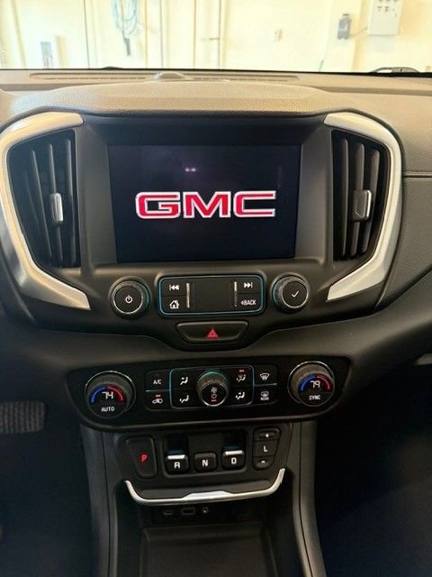 Used 2021 GMC Terrain SLT w/ Infotainment Package II AWD/4WD image 17
