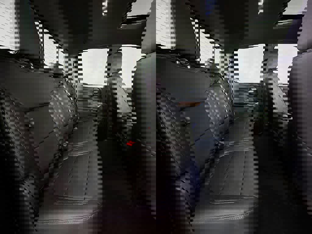 Used 2020 Chevrolet Silverado 1500 LT Trail Boss image 33