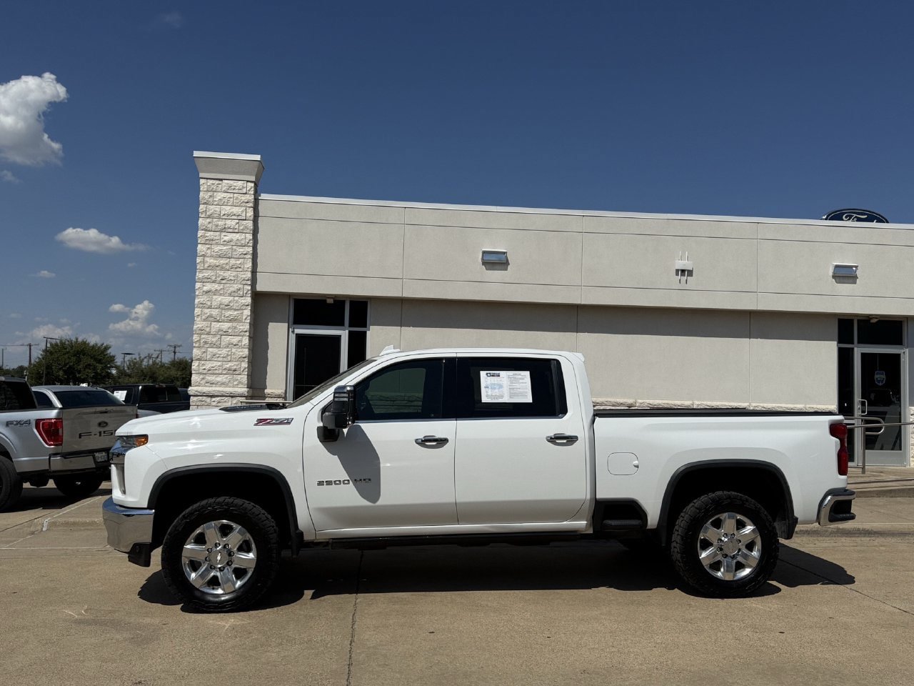 Used 2020 Chevrolet Silverado 2500 LTZ AWD/4WD image 3